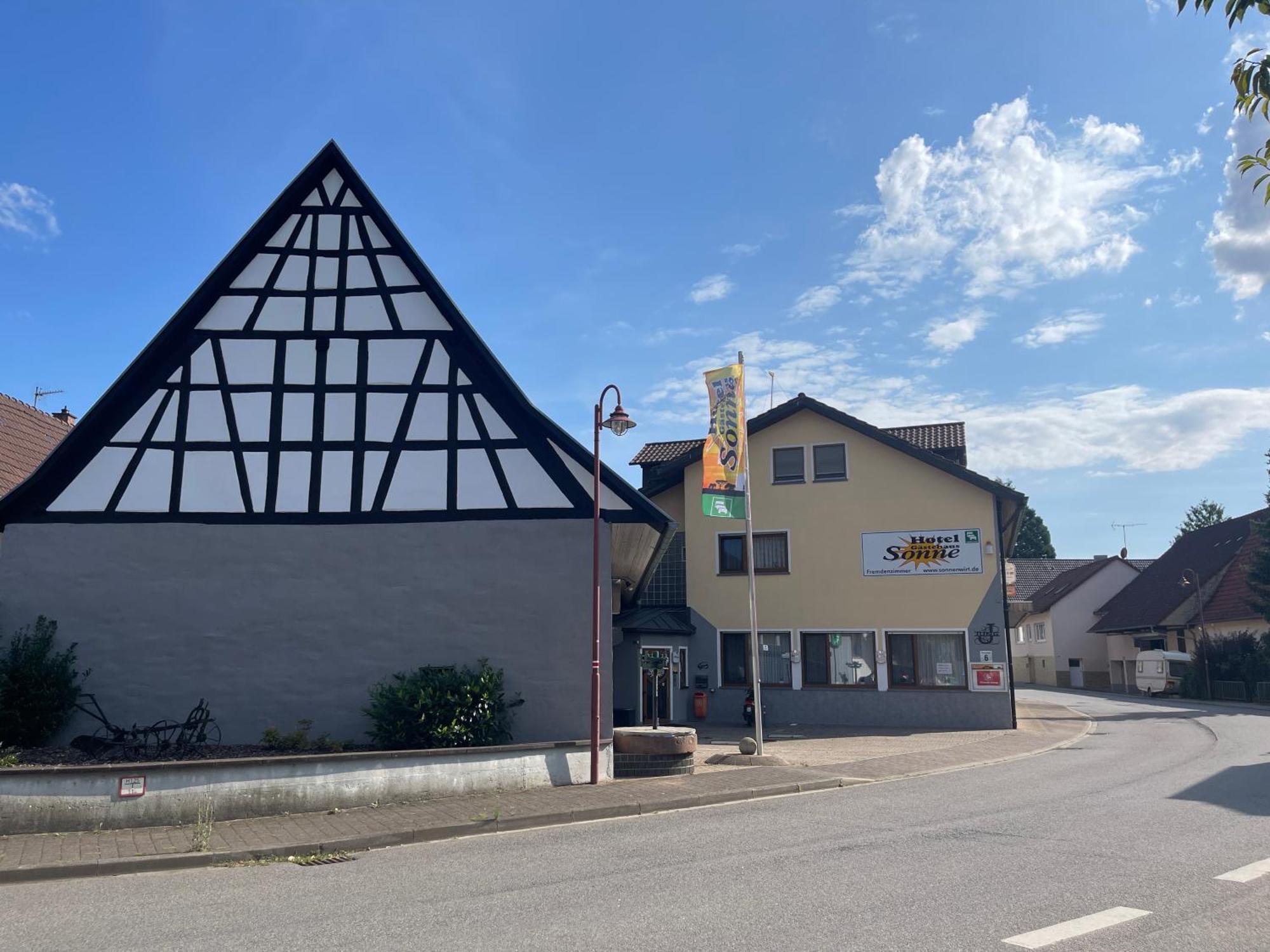 Hotel Sonne Sinsheim Exterior foto