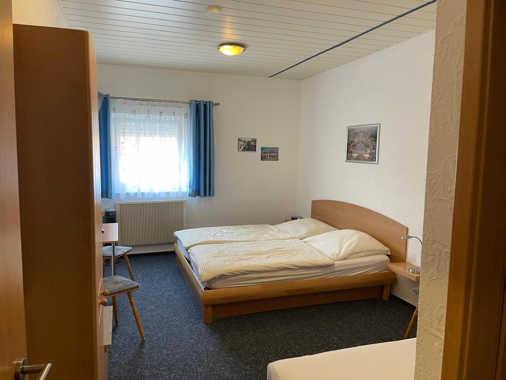 Hotel Sonne Sinsheim Exterior foto